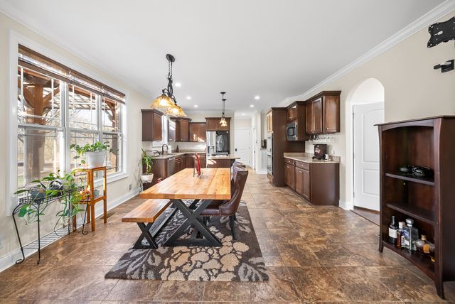 531 Stonegate Dr, Clarksville, TN 37043