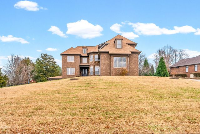 531 Stonegate Dr, Clarksville, TN 37043