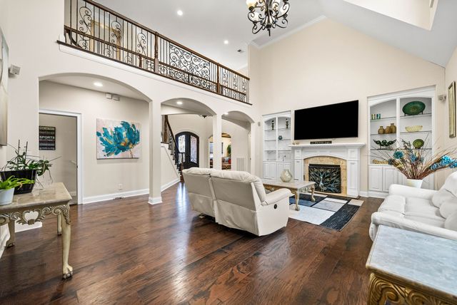 531 Stonegate Dr, Clarksville, TN 37043