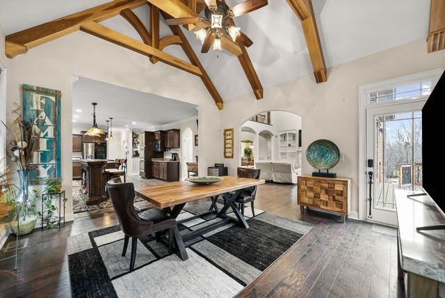 531 Stonegate Dr, Clarksville, TN 37043