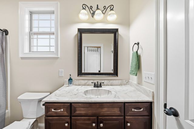 531 Stonegate Dr, Clarksville, TN 37043