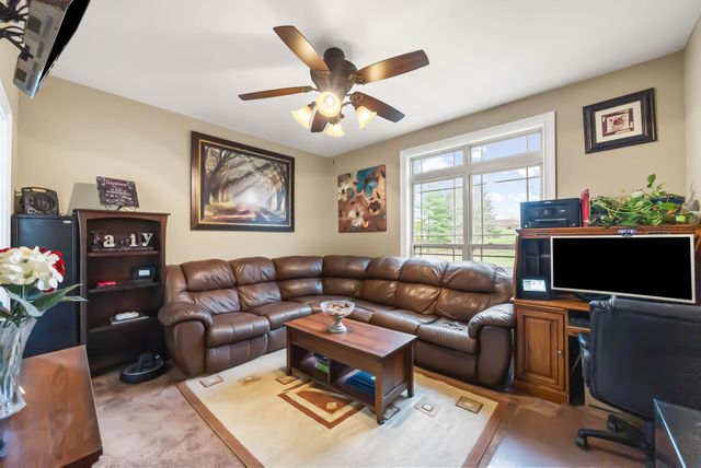 531 Stonegate Dr, Clarksville, TN 37043