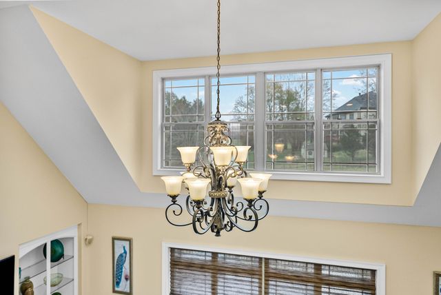 531 Stonegate Dr, Clarksville, TN 37043