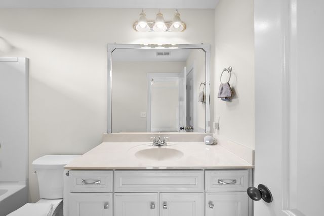 531 Stonegate Dr, Clarksville, TN 37043