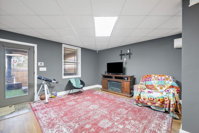 531 Stonegate Dr, Clarksville, TN 37043