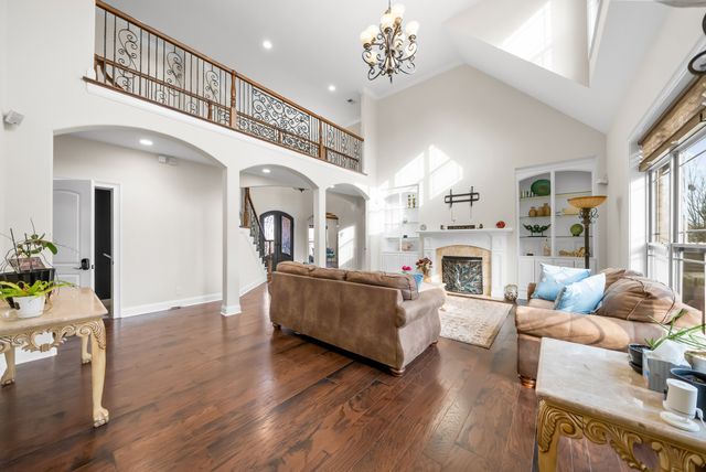 531 Stonegate Dr, Clarksville, TN 37043