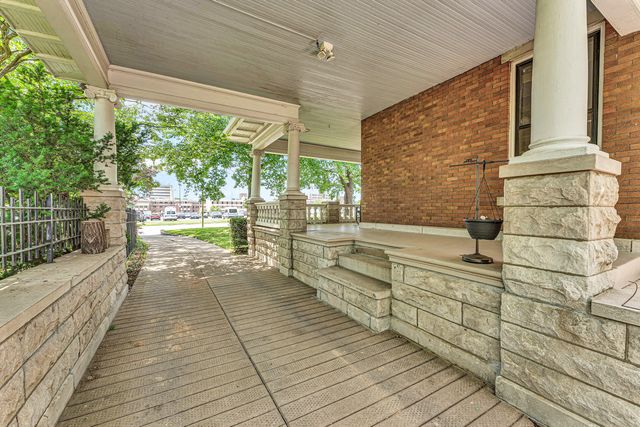 1414 N Benton Avenue, Springfield, MO 65802