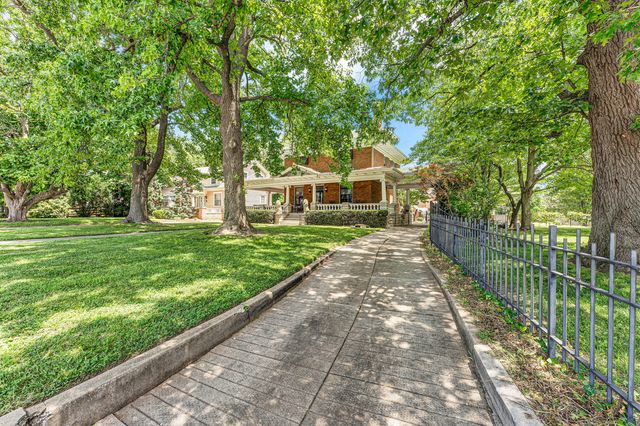1414 N Benton Avenue, Springfield, MO 65802