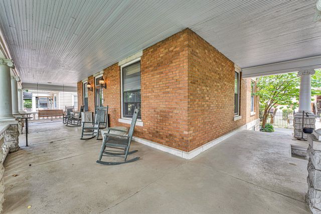 1414 N Benton Avenue, Springfield, MO 65802