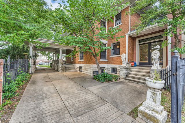 1414 N Benton Avenue, Springfield, MO 65802