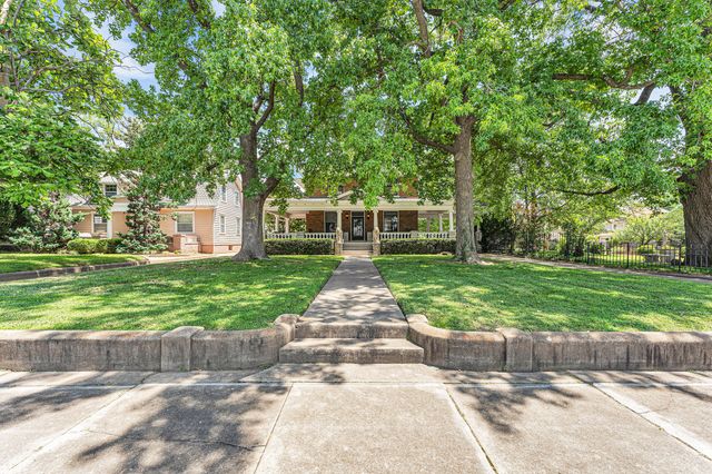 1414 N Benton Avenue, Springfield, MO 65802