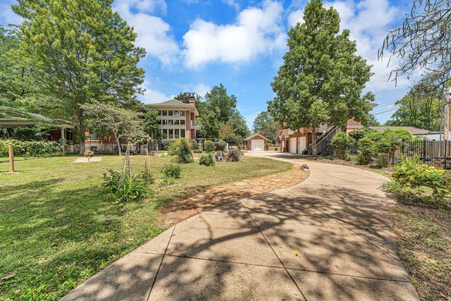 1414 N Benton Avenue, Springfield, MO 65802