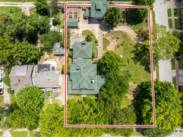 1414 N Benton Avenue, Springfield, MO 65802