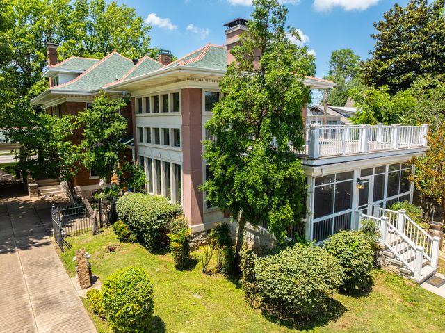 1414 N Benton Avenue, Springfield, MO 65802