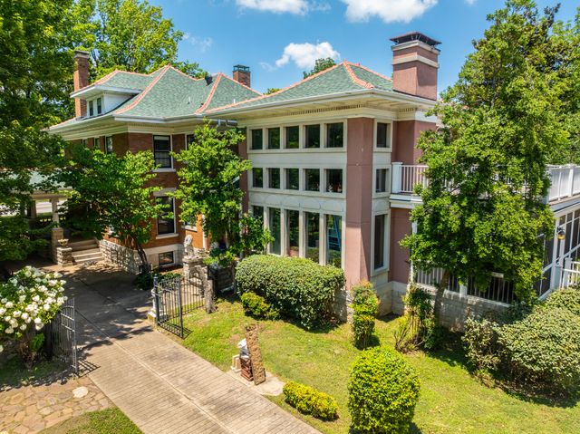 1414 N Benton Avenue, Springfield, MO 65802
