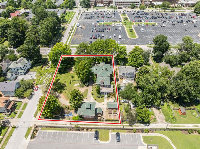 1414 N Benton Avenue, Springfield, MO 65802