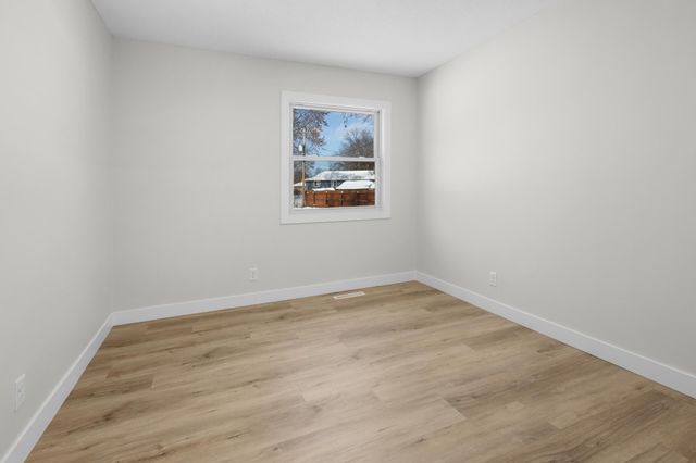 809 Oak Ridge Point NE, Blaine, MN 55434