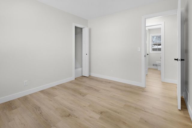 809 Oak Ridge Point NE, Blaine, MN 55434