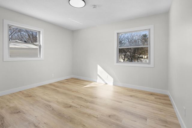 809 Oak Ridge Point NE, Blaine, MN 55434