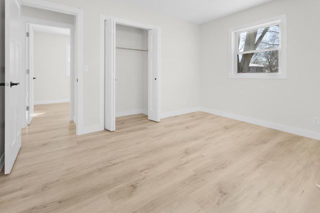 809 Oak Ridge Point NE, Blaine, MN 55434