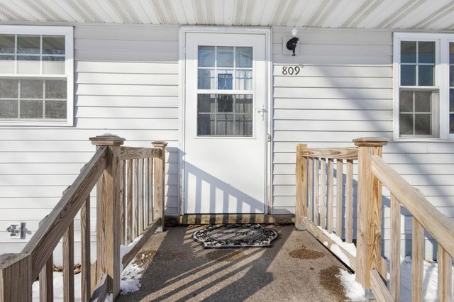 809 Oak Ridge Point NE, Blaine, MN 55434