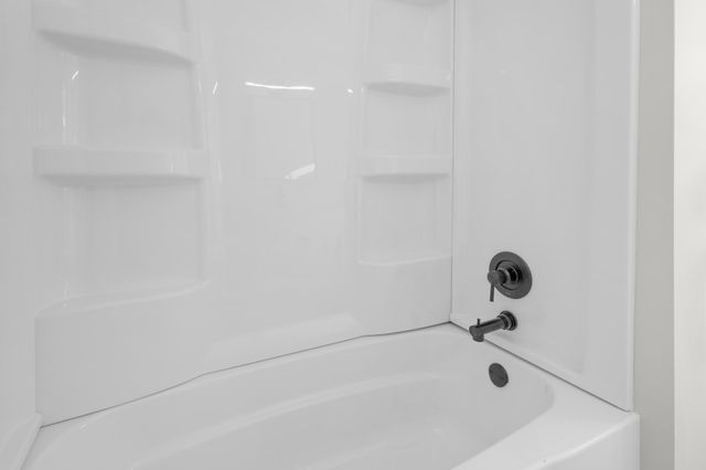 809 Oak Ridge Point NE, Blaine, MN 55434