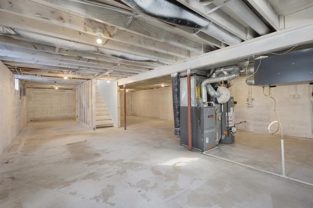 809 Oak Ridge Point NE, Blaine, MN 55434