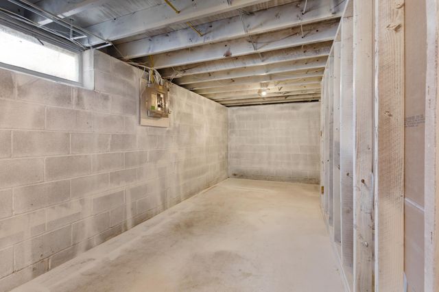 809 Oak Ridge Point NE, Blaine, MN 55434