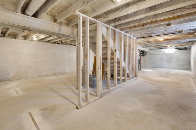 809 Oak Ridge Point NE, Blaine, MN 55434