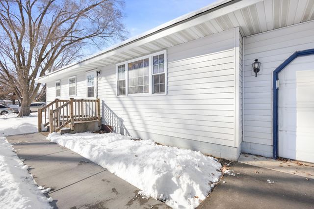 809 Oak Ridge Point NE, Blaine, MN 55434