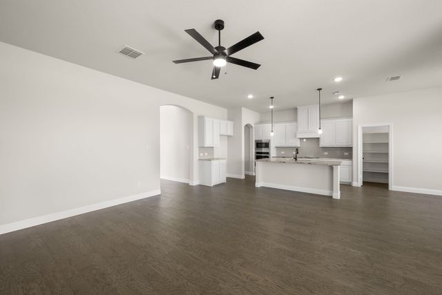 12980 Little Wolf Drive, Godley, TX 76044