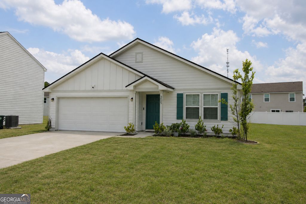 205 Landing Boulevard, Woodbine, GA 31569