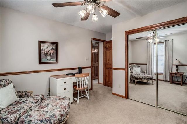 3401 Gateway Drive, Independence, MO 64057