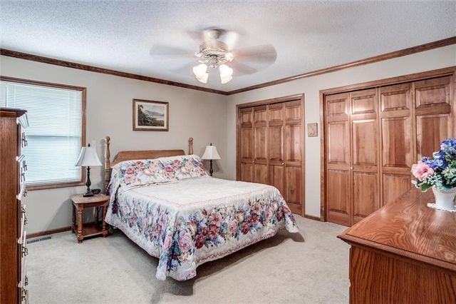3401 Gateway Drive, Independence, MO 64057