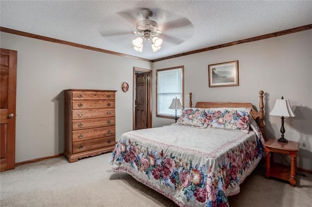 3401 Gateway Drive, Independence, MO 64057