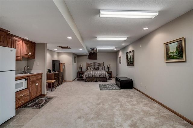 3401 Gateway Drive, Independence, MO 64057
