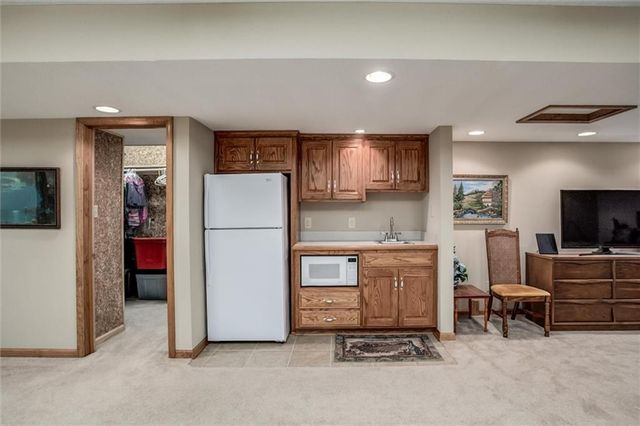 3401 Gateway Drive, Independence, MO 64057