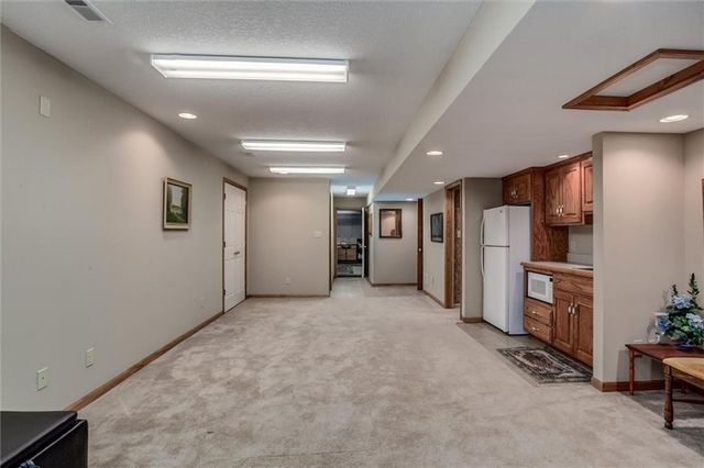 3401 Gateway Drive, Independence, MO 64057