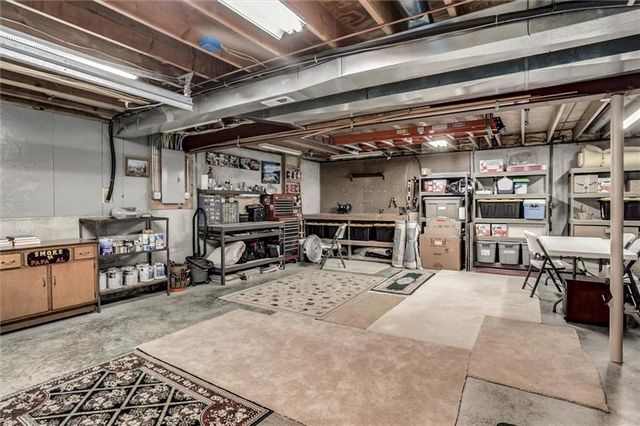 3401 Gateway Drive, Independence, MO 64057