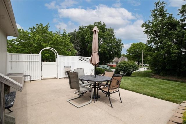 3401 Gateway Drive, Independence, MO 64057