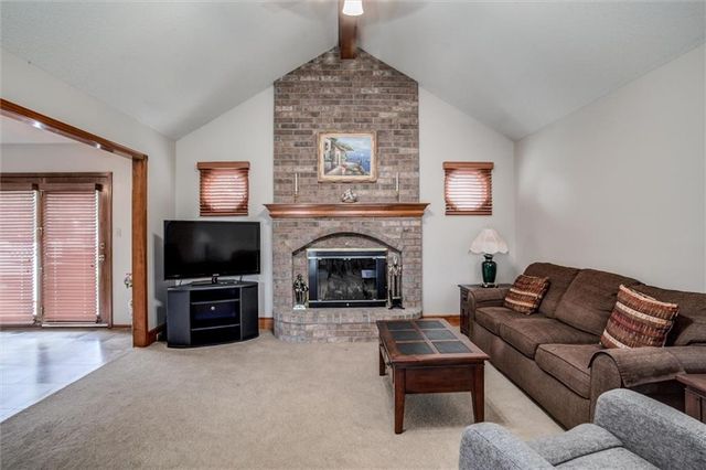 3401 Gateway Drive, Independence, MO 64057