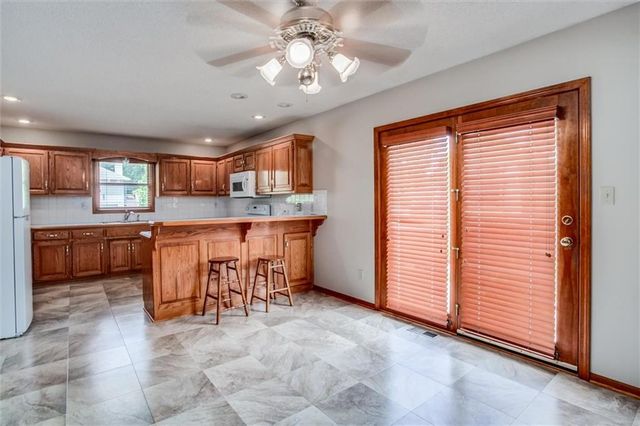3401 Gateway Drive, Independence, MO 64057