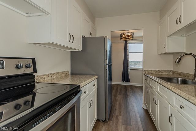 11850 Edgewater Drive 1002, Lakewood, OH 44107