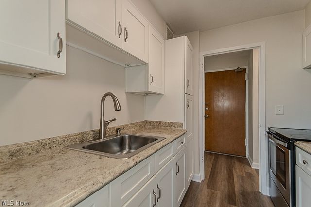 11850 Edgewater Drive 1002, Lakewood, OH 44107