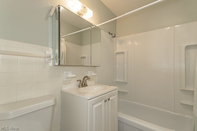 11850 Edgewater Drive 1002, Lakewood, OH 44107
