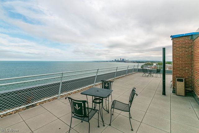 11850 Edgewater Drive 1002, Lakewood, OH 44107