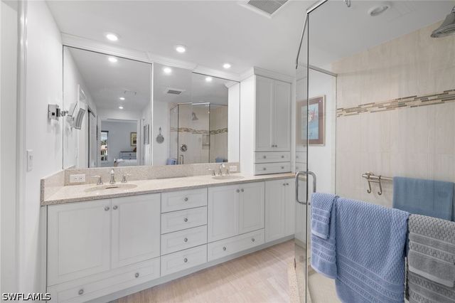 255 Park Shore DR 3-341, Naples, FL 34103