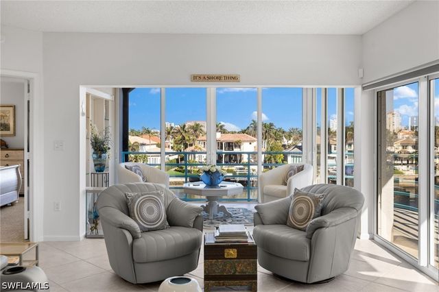 255 Park Shore DR 3-341, Naples, FL 34103