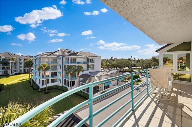 255 Park Shore DR 3-341, Naples, FL 34103
