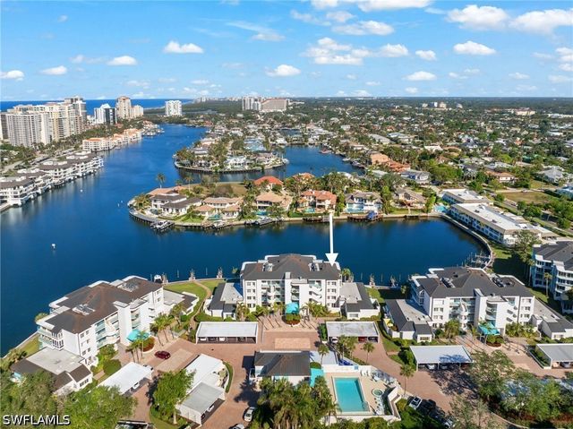 255 Park Shore DR 3-341, Naples, FL 34103